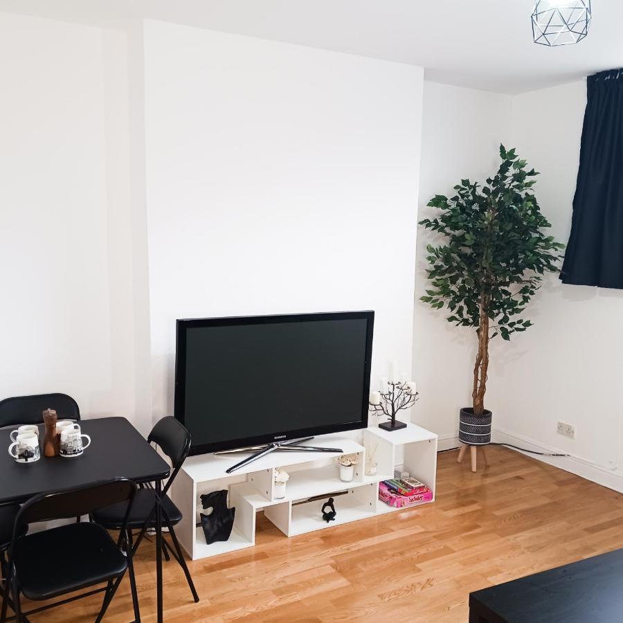 Home Away From Home Londres Extérieur photo
